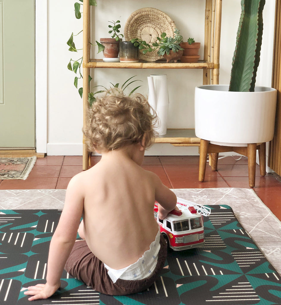 Little Bot Baby Play Mat (Ofie mat, swan + zen line)