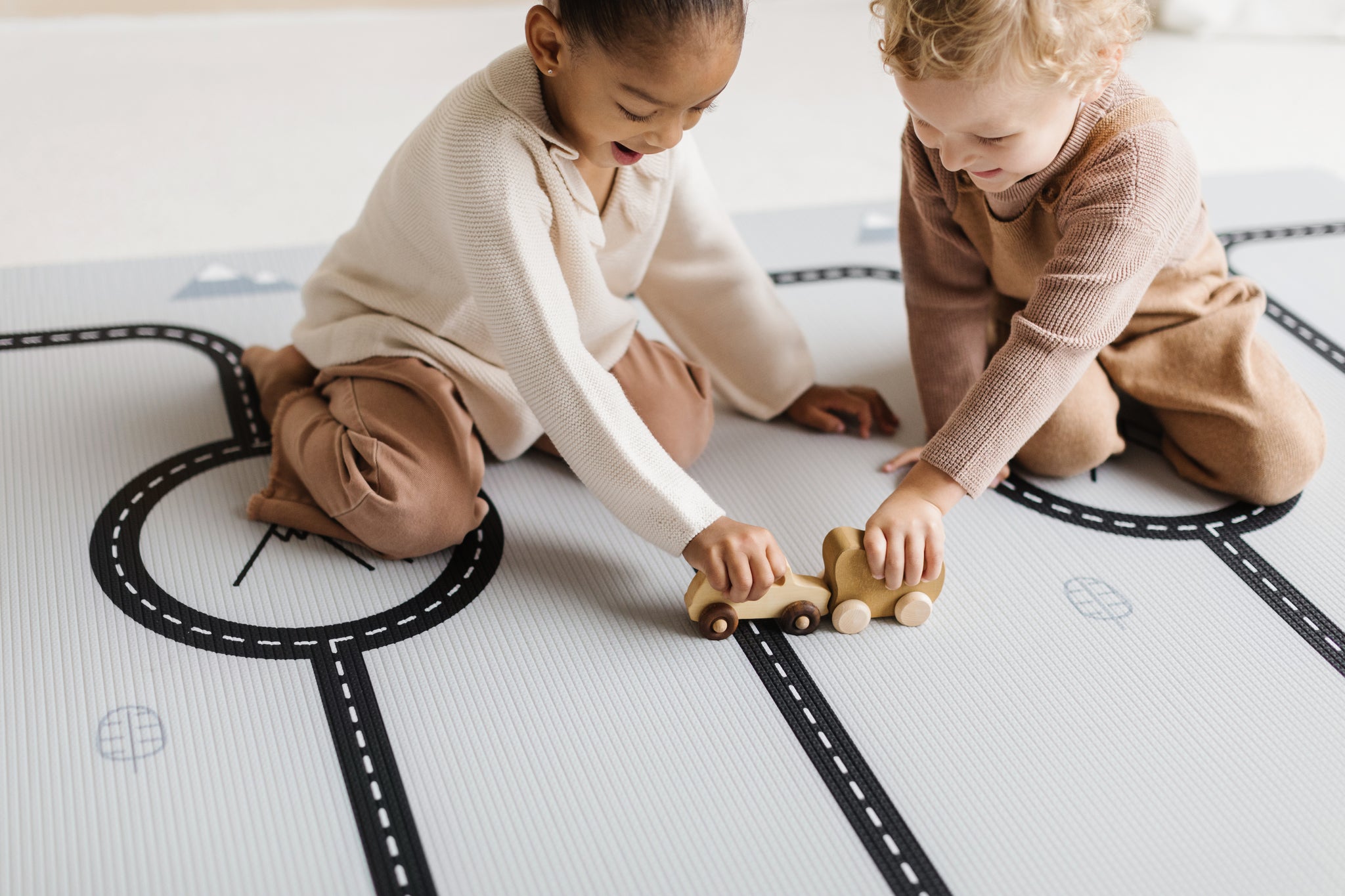 Ofie mat (country road + triangle, large) soft baby play mat Little